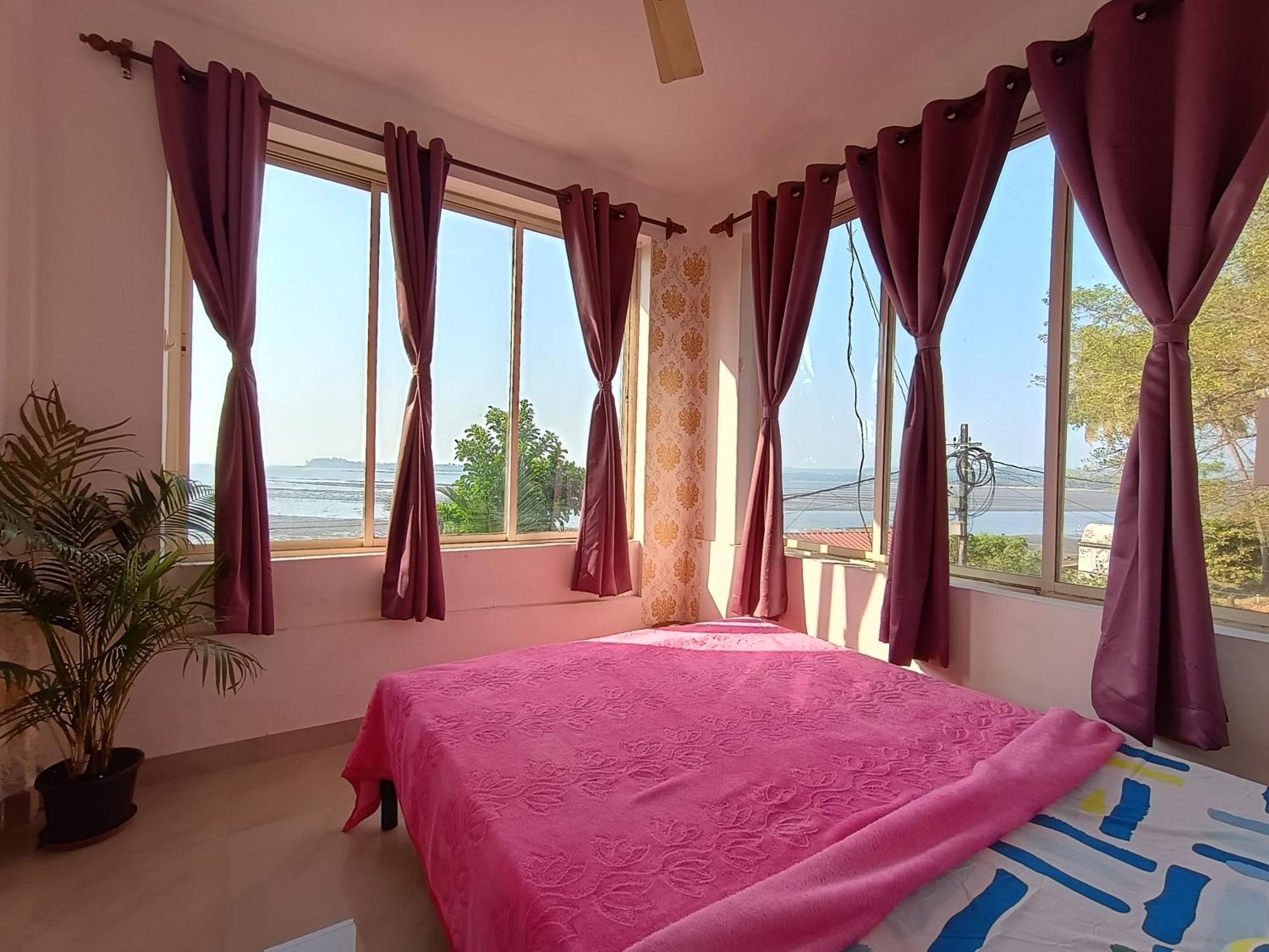Gs Home On The Bay - Super Sea View Glass Studio Apartment Вагатор Екстер'єр фото